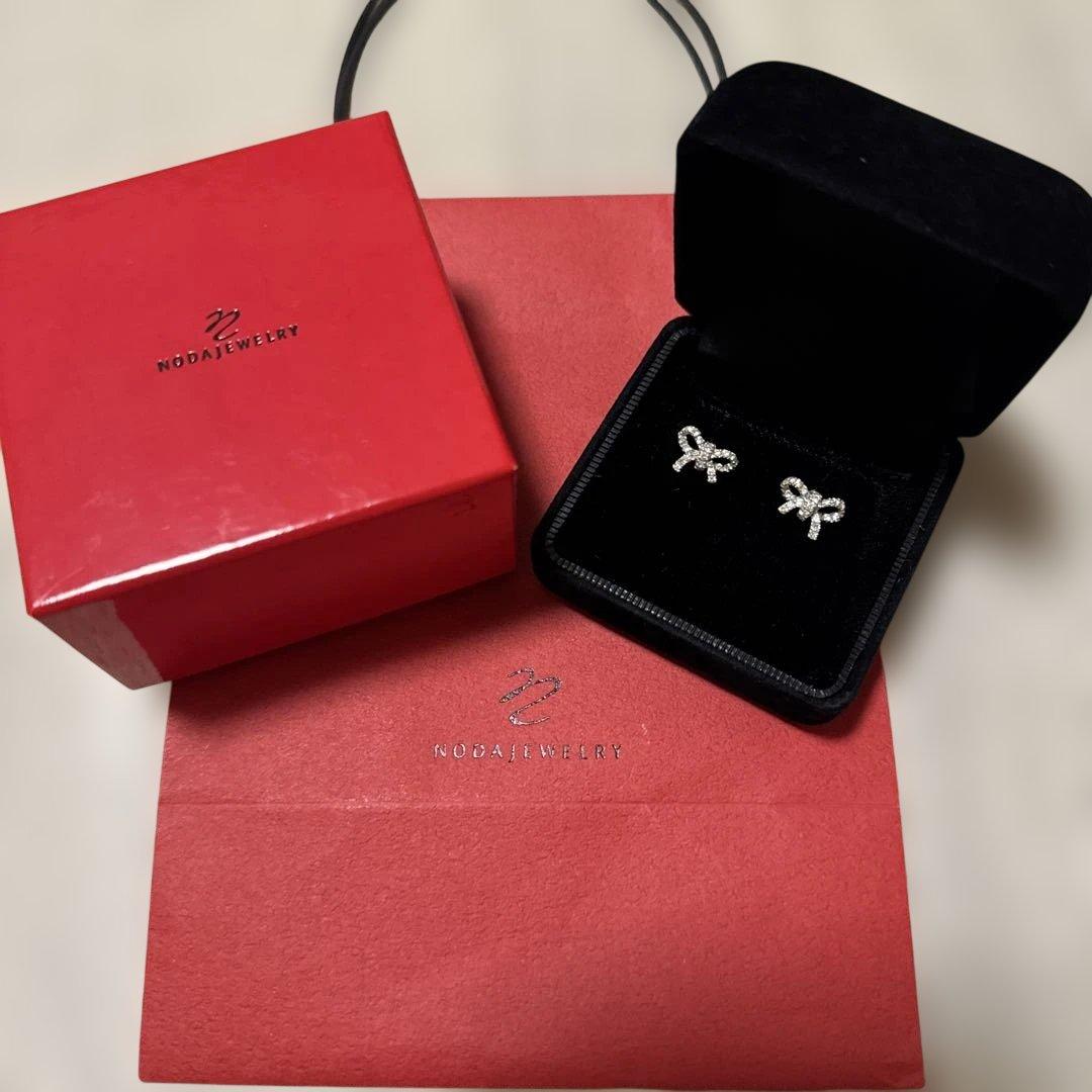 K18WGダイヤ リボンピアス