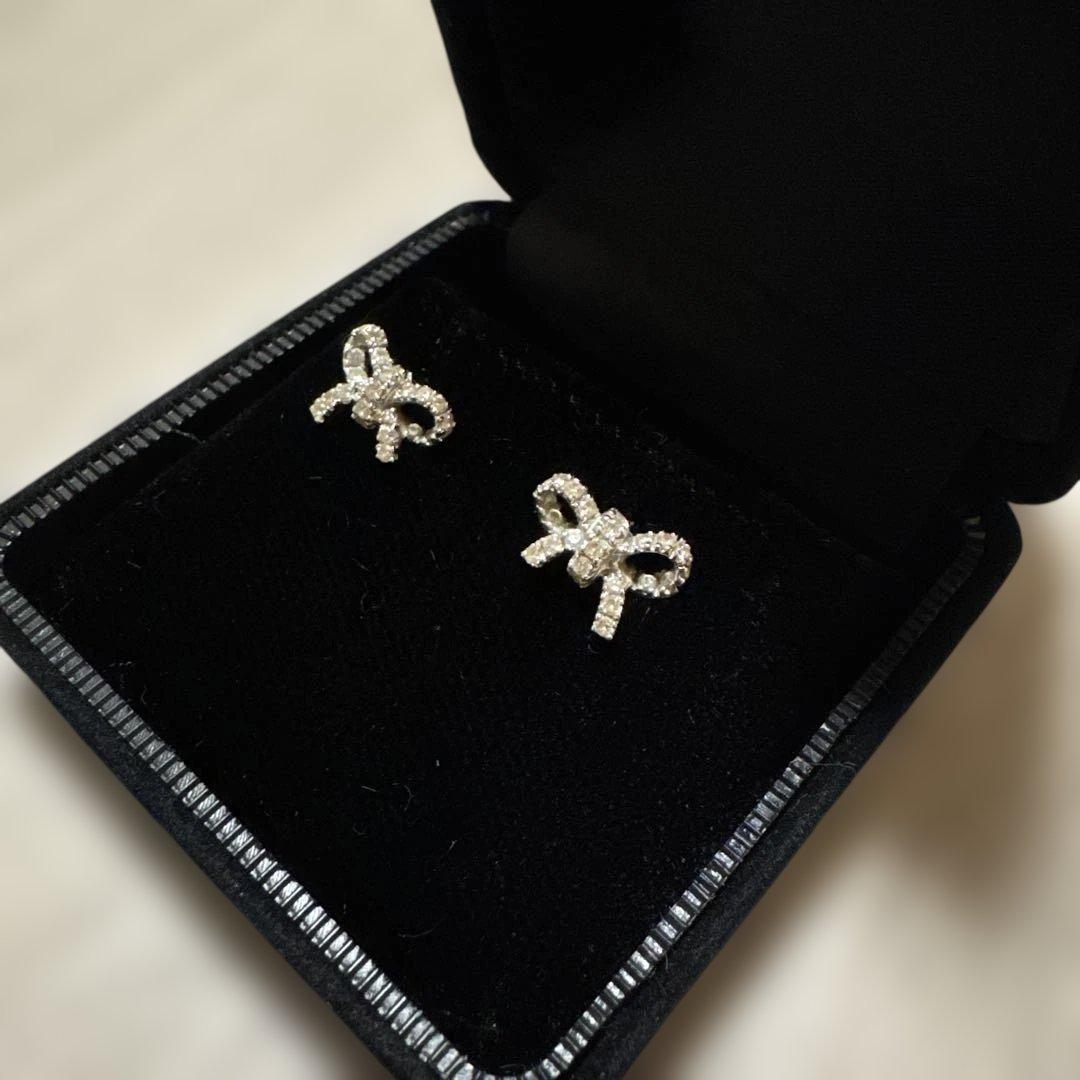 K18WGダイヤ リボンピアス