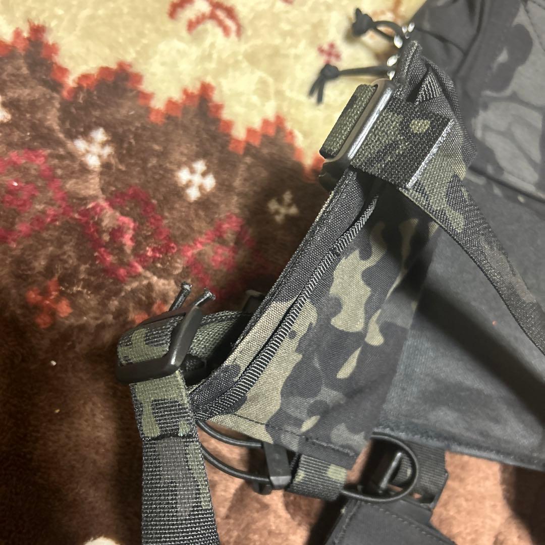 チェストリグマルチカムブラック