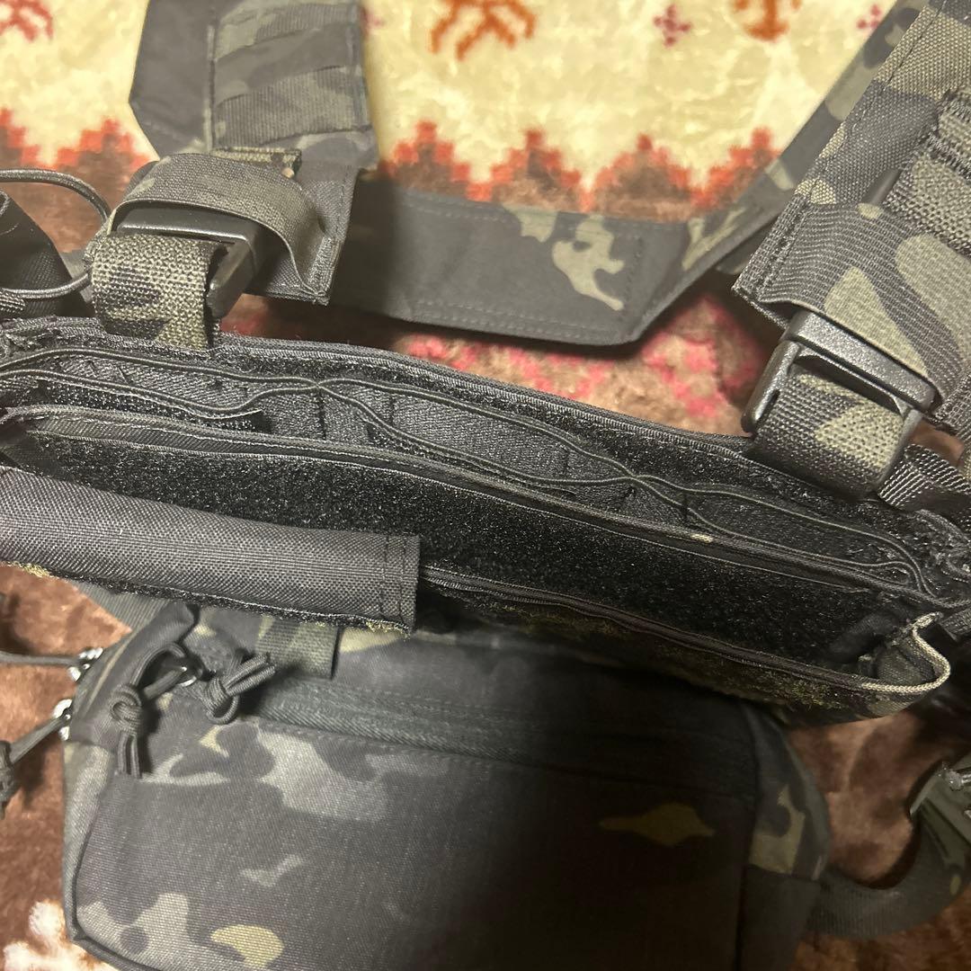 チェストリグマルチカムブラック