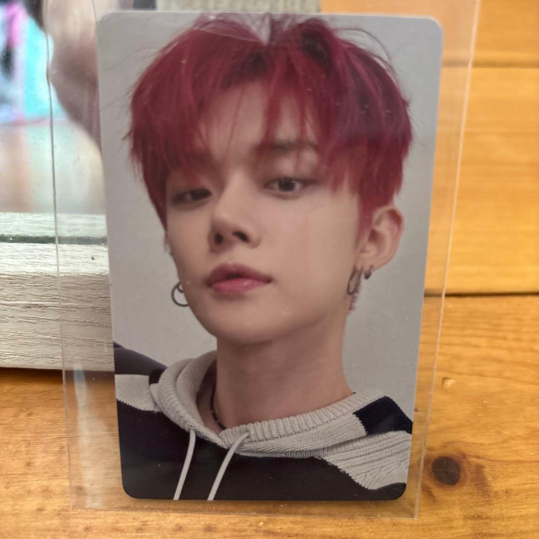 TXTヨンジュンGGUM CDとトレカ、フィギュアなど