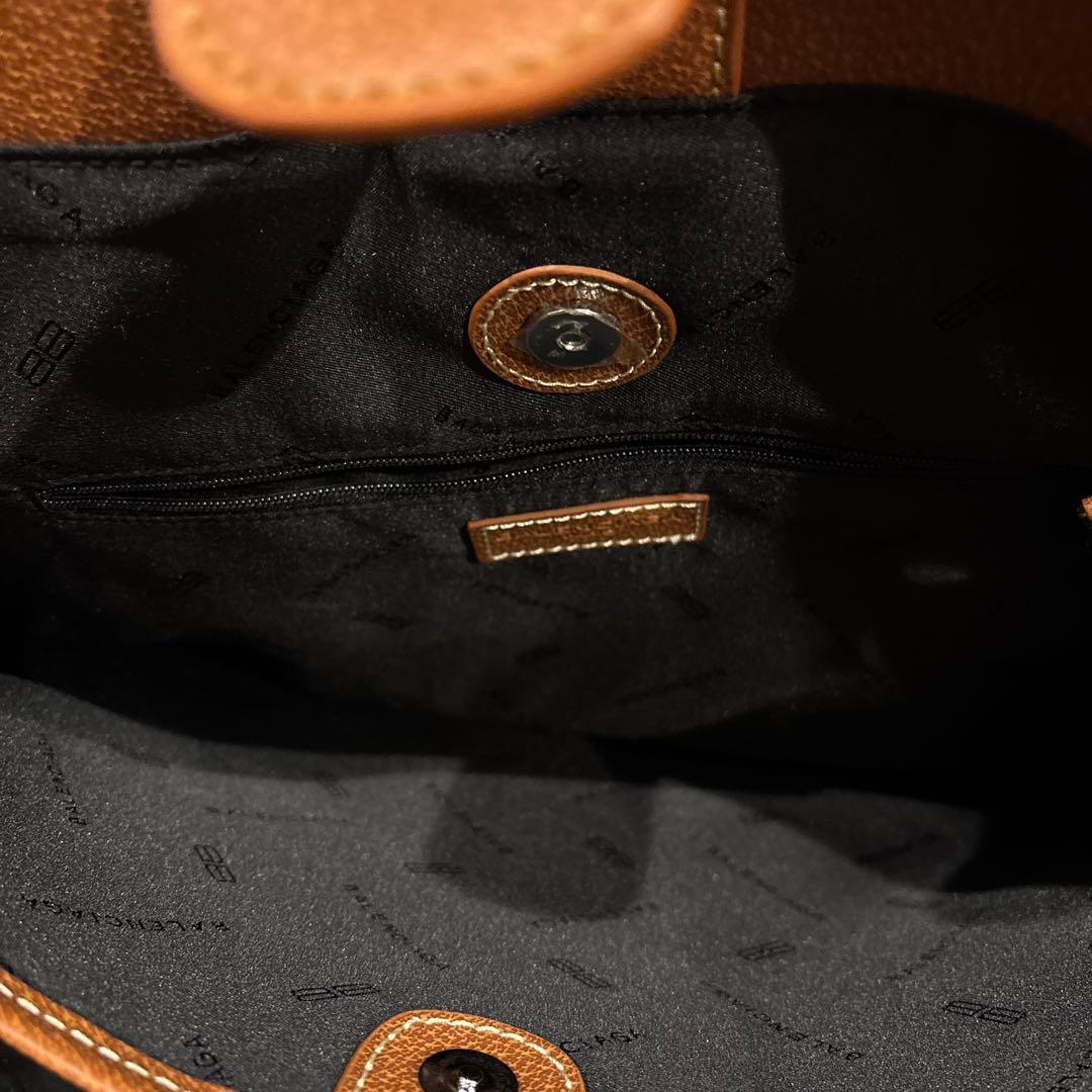 バレンシアガバッグ