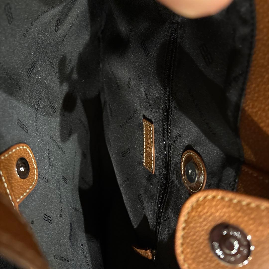 バレンシアガバッグ