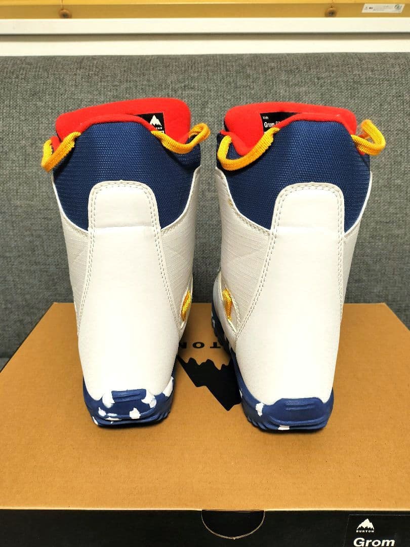 キッズ Burton グロム BOA スノーボードブーツ　 12C　18.5cm