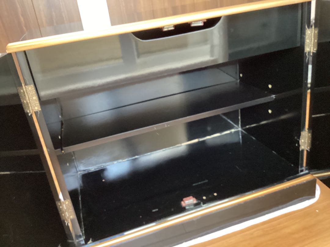 骨董家具　アジアンスタイル 木製収納家具 鳥と花の装飾