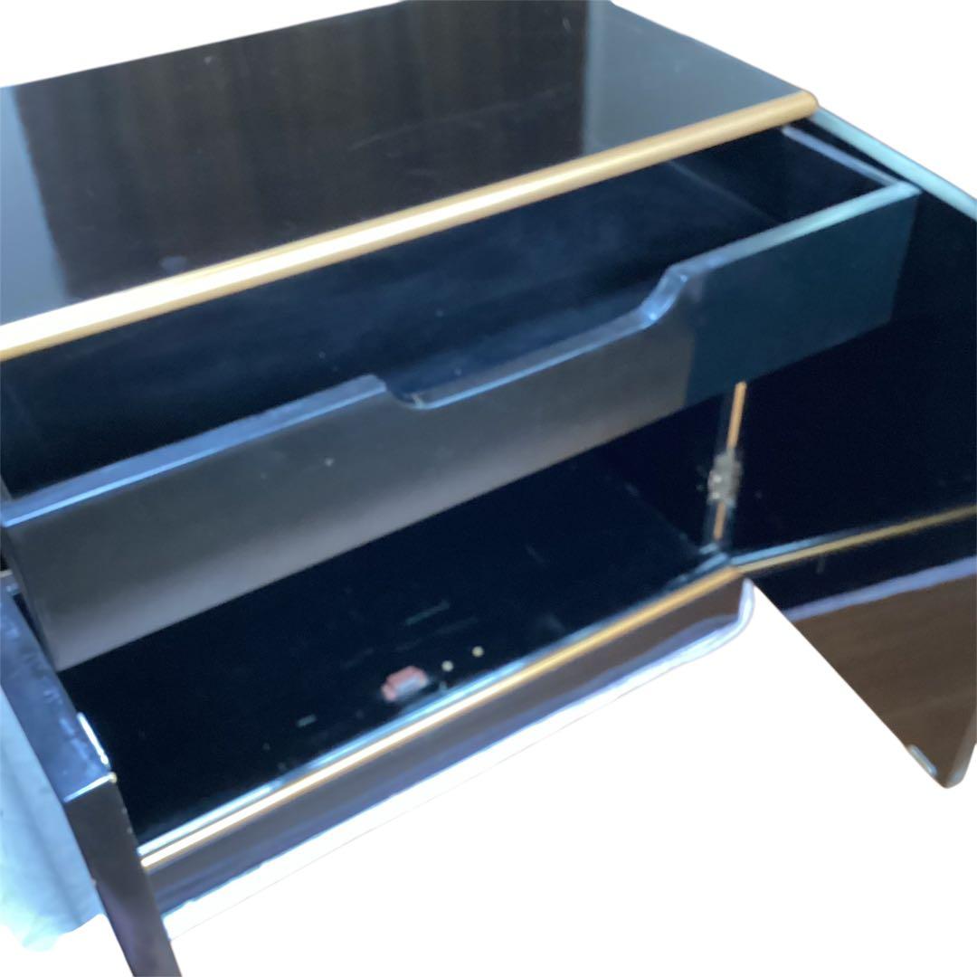 骨董家具　アジアンスタイル 木製収納家具 鳥と花の装飾