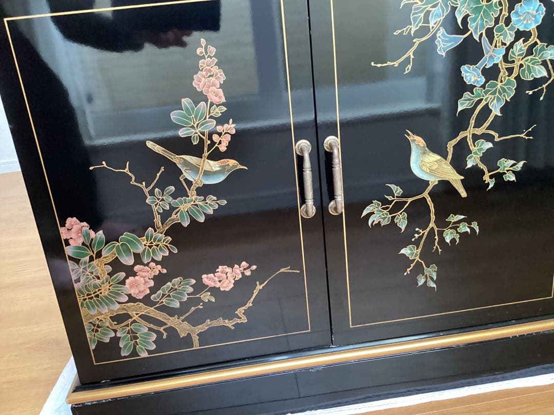 骨董家具　アジアンスタイル 木製収納家具 鳥と花の装飾
