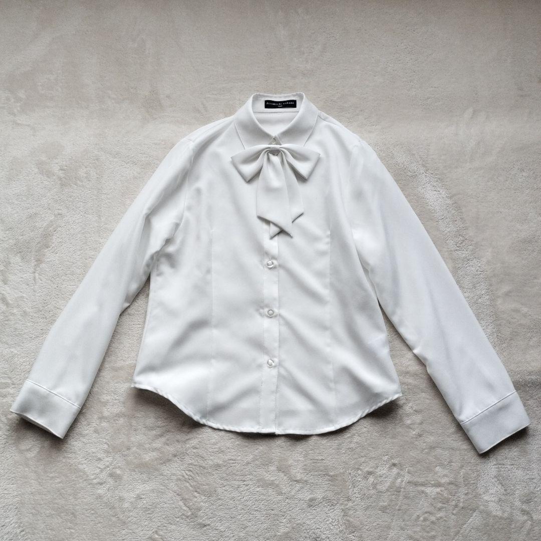 ヒロミチナカノ卒服女の子パンツスーツ　ブラック　ボウタイ　リボン　ブローチセット