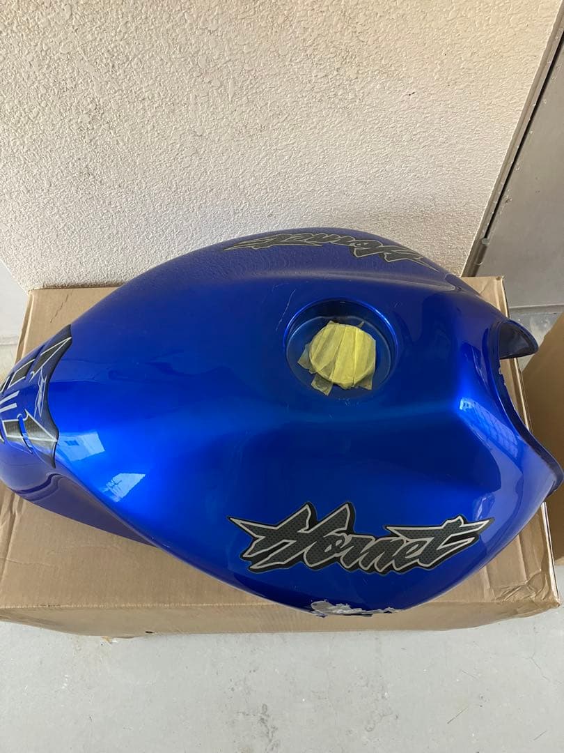 ホンダ　ホーネット250 ガソリンタンク【中期〜後期用】