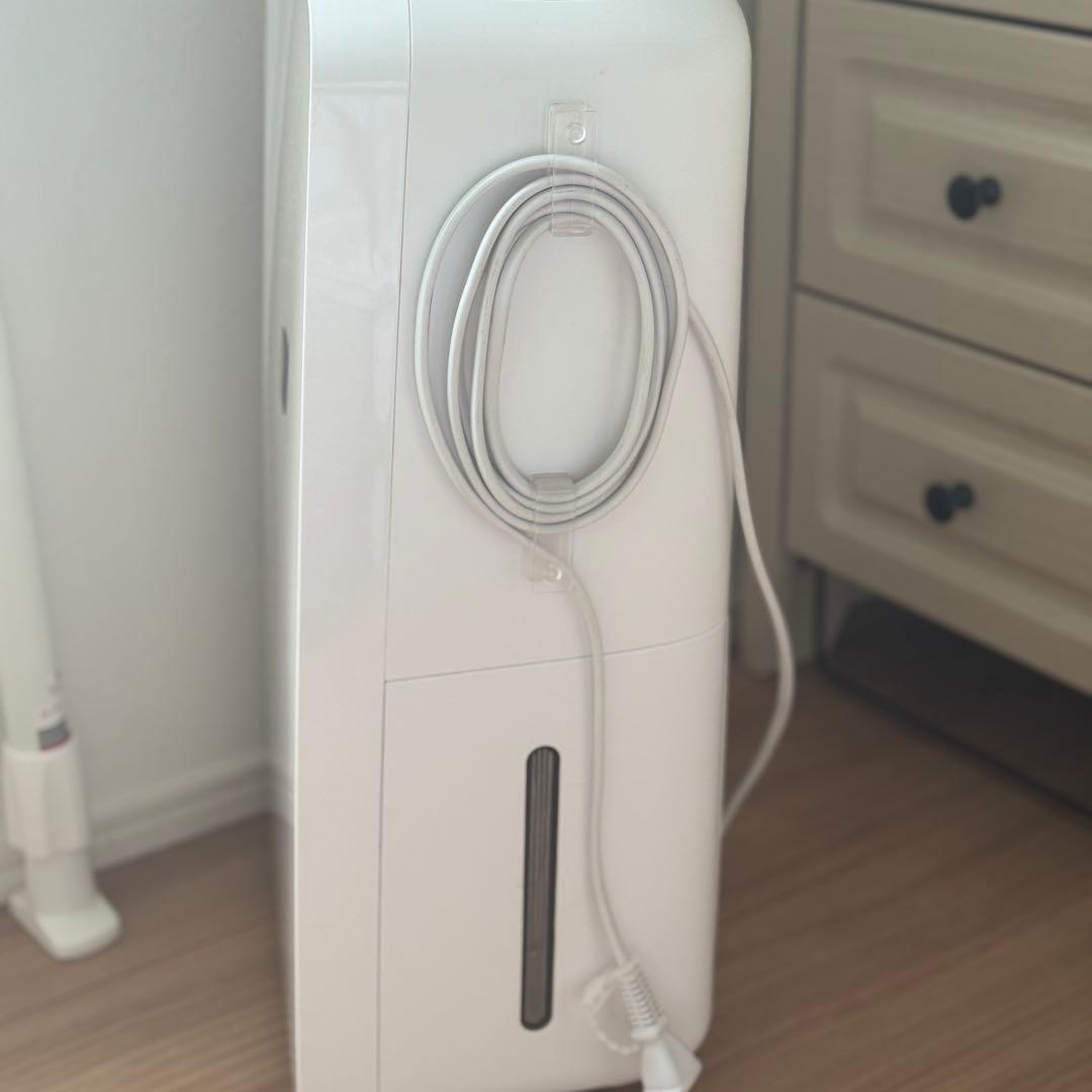 ☆シャープ　衣類除湿乾燥機　 CV-L71-W　2022年生