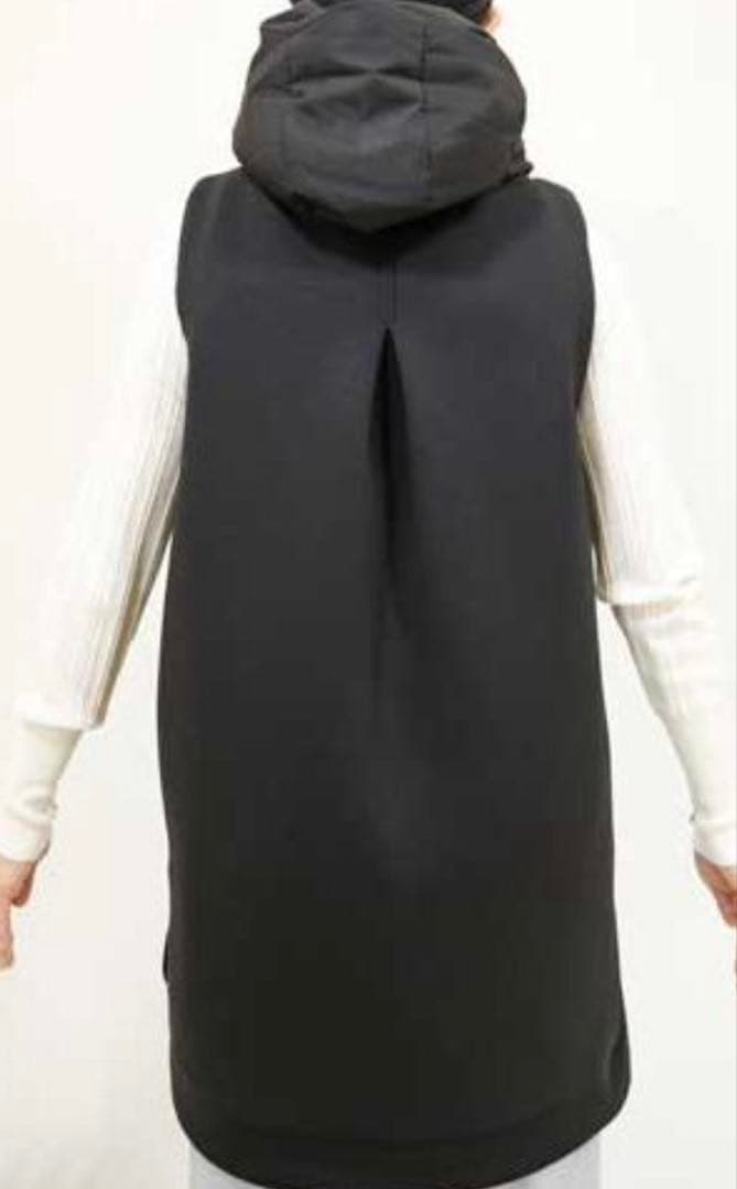 パシオーネ　フード付きロングダウンベスト ブラック