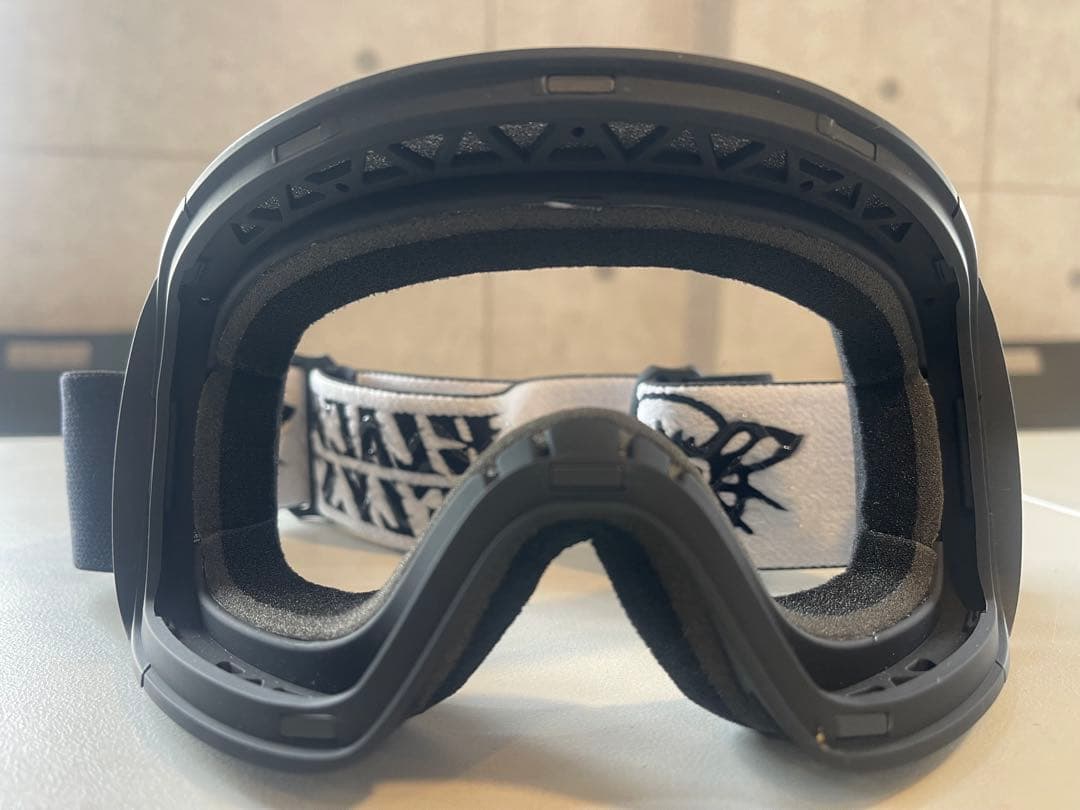 BLACKFLYS スノーゴーグル　球体ミラーライトスモークレンズ　マグネット式