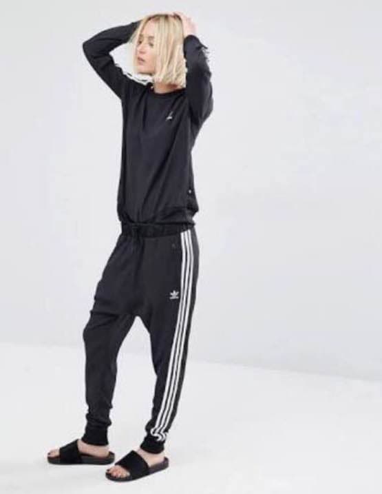 未使用！アディダス  adidas   ジャージ パンツ