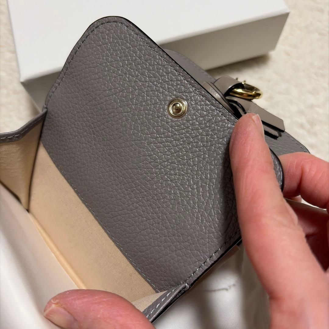 Chloé アルファベットミニ3つ折り財布