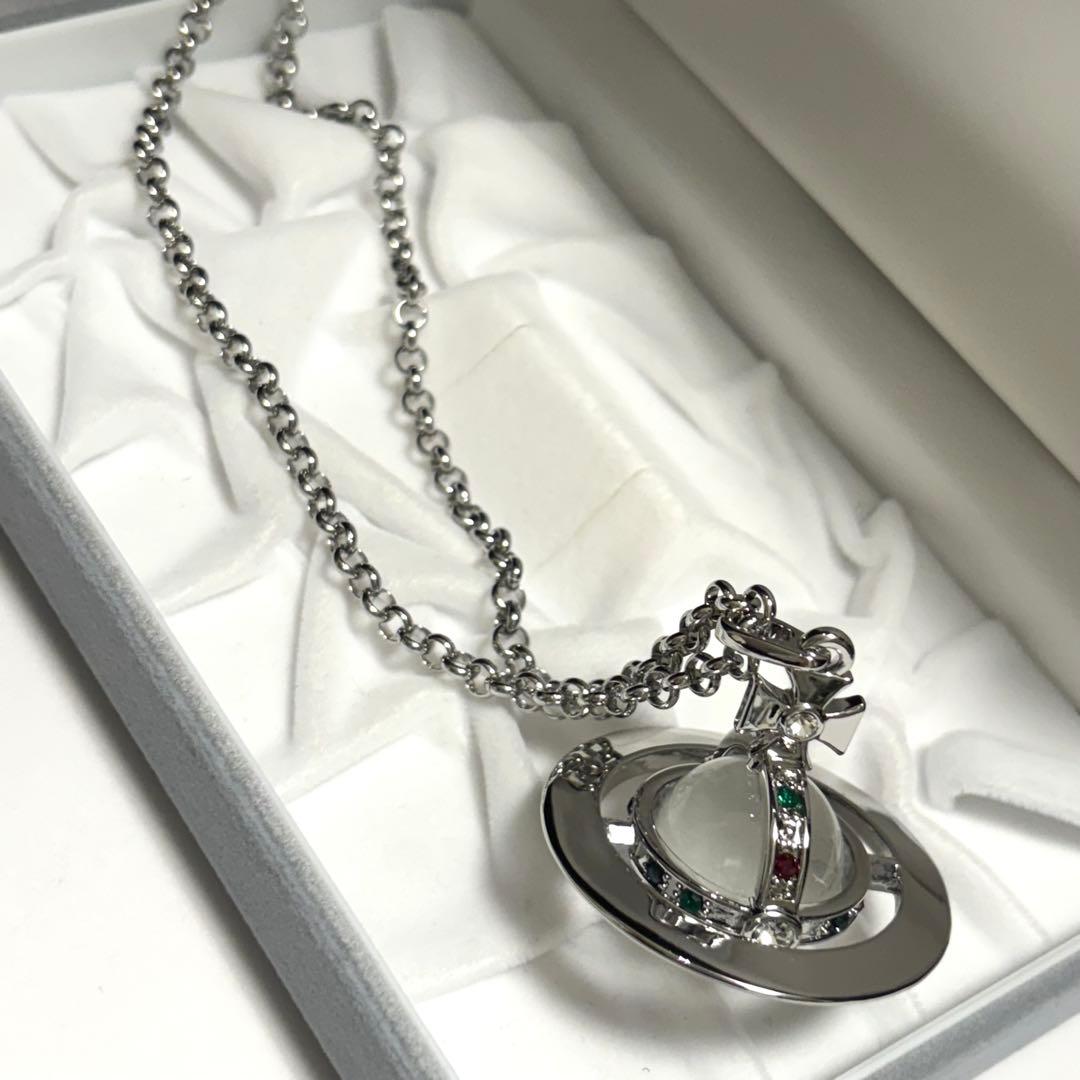 未使用級　正規品　ヴィヴィアンウエストウッド　3D オーブ ロングネックレス