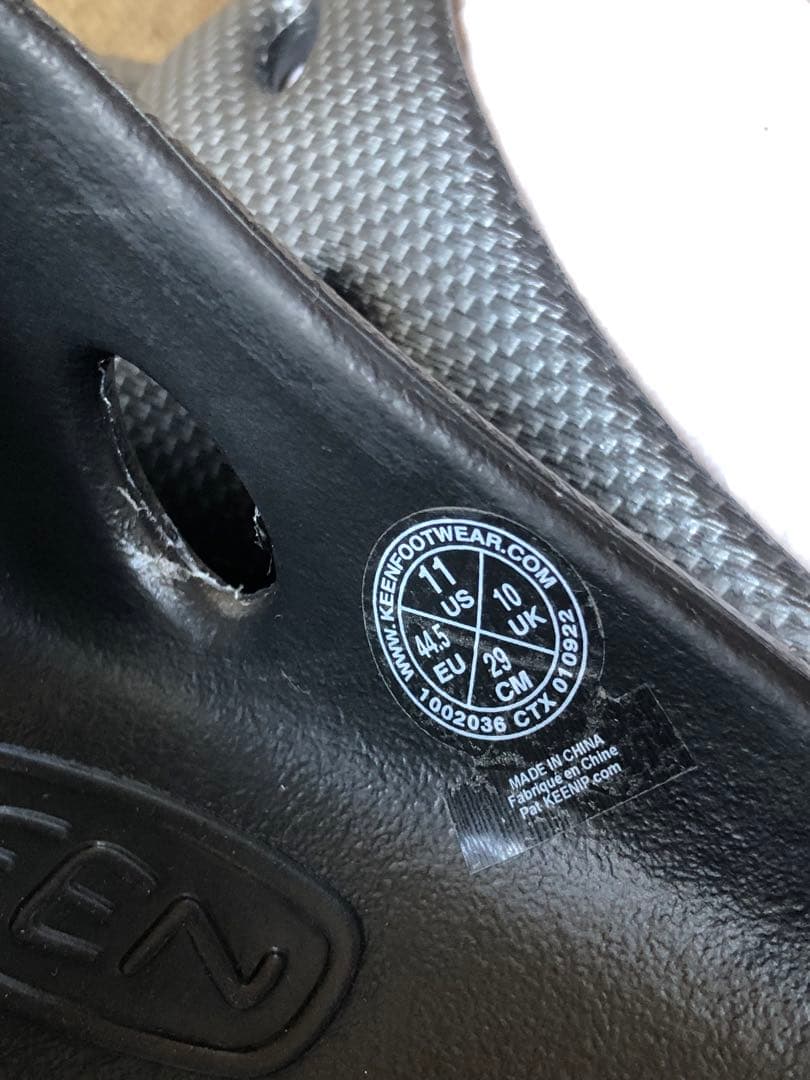 希少サイズ29！もう出ない超激レア！KEEN キーンヨギアーツグラファイト！