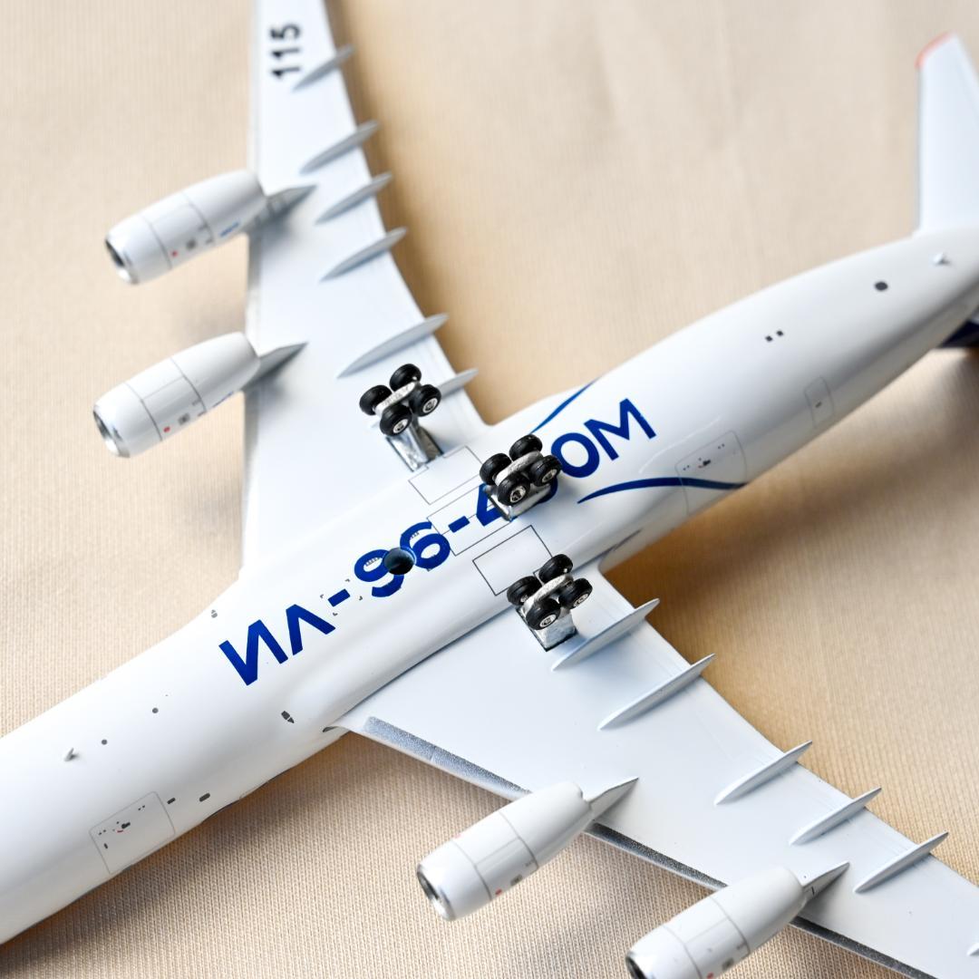 ★ネスレス様★IL-96-400M UAC ハウスカラー 1/400