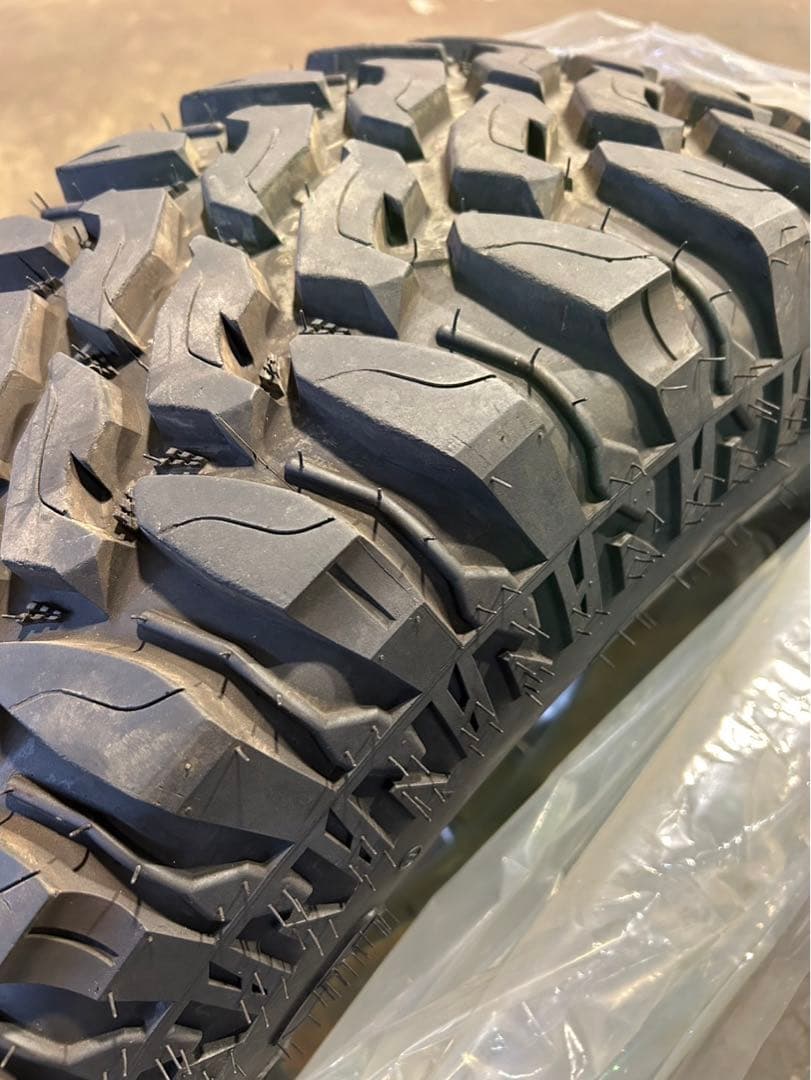 タイヤ・ホイール RENEGADE R7 RADAR