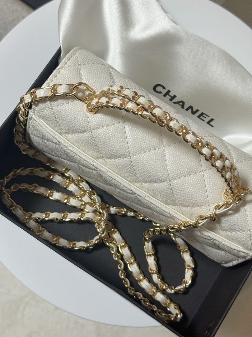 CHANEL シャネル VIP ノベルティ キルティングショルダーバッグ 白