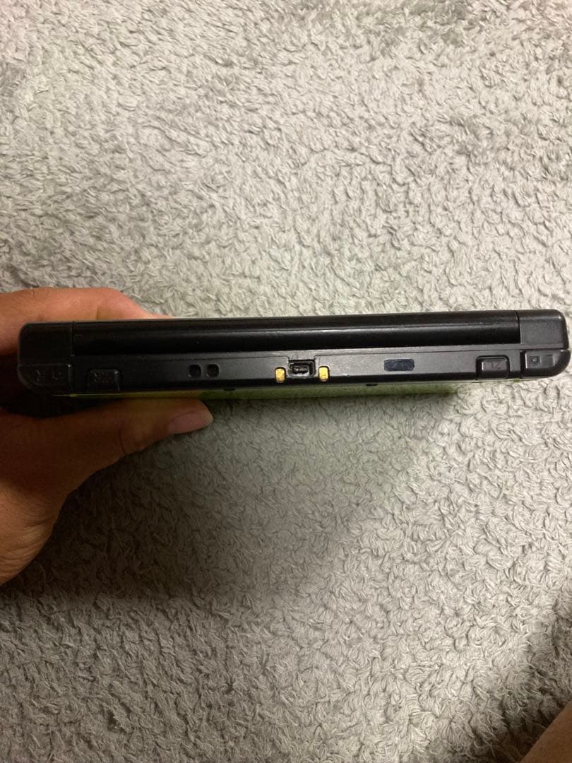 任天堂3DSLL、ソフト4つ、充電器、タッチペン