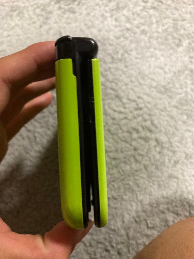 任天堂3DSLL、ソフト4つ、充電器、タッチペン