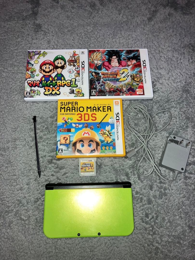 任天堂3DSLL、ソフト4つ、充電器、タッチペン