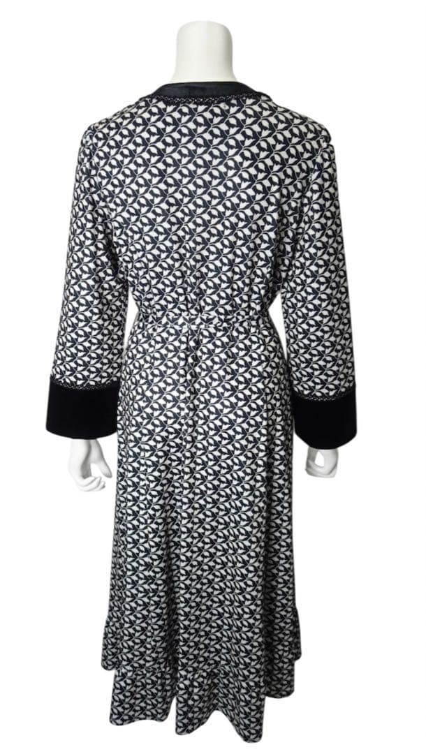 2025AW❤︎スーパービューティー❤︎ベロア切替　モノトーンプリントワンピース44