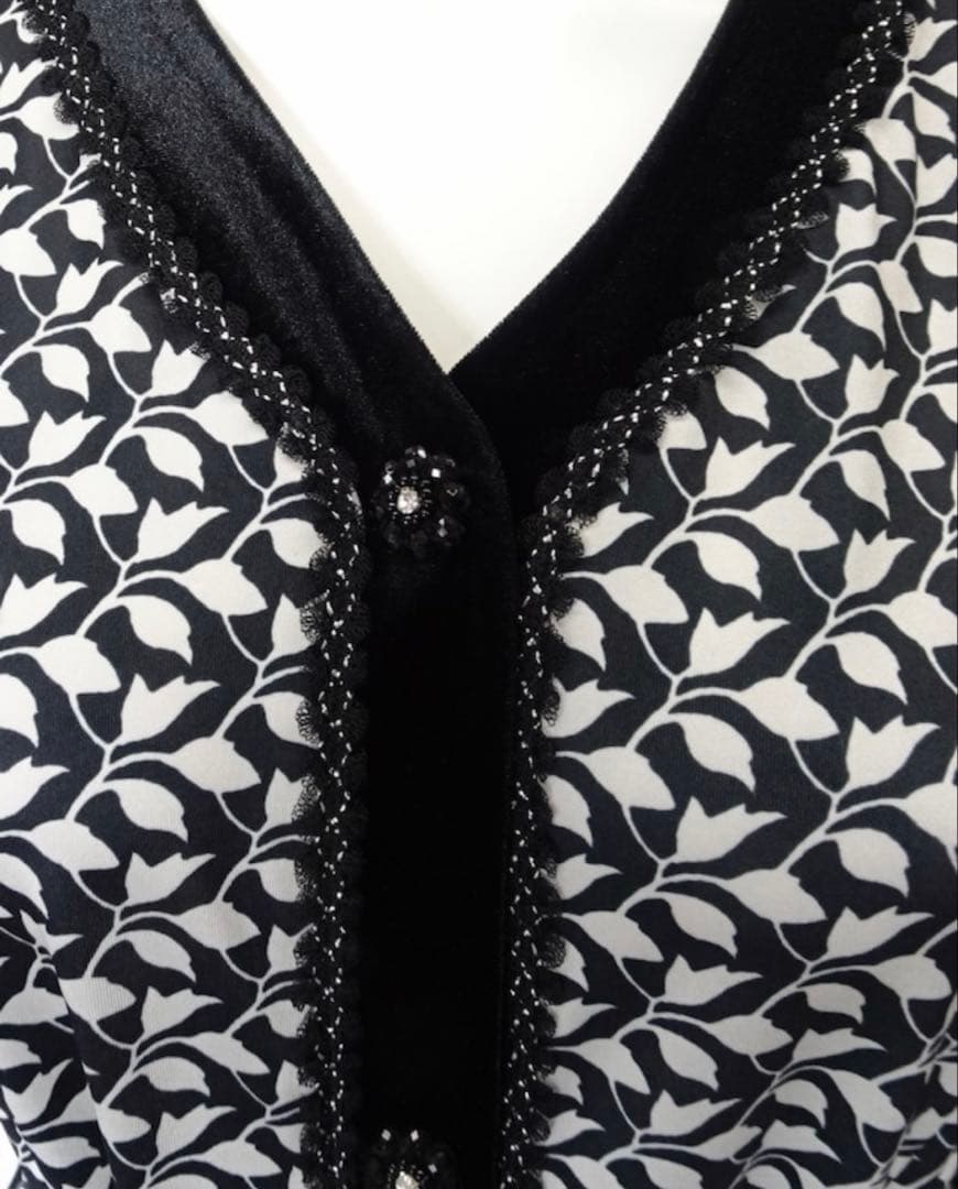 2025AW❤︎スーパービューティー❤︎ベロア切替　モノトーンプリントワンピース44