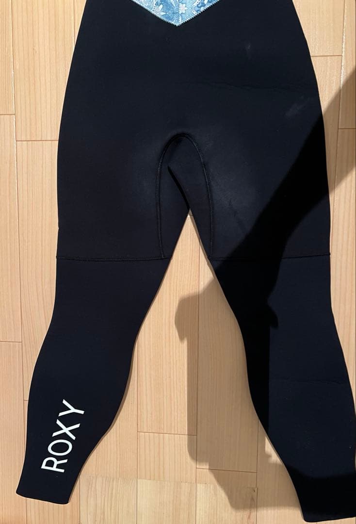 の*ん様 ロキシー　オール5ミリ　裏起毛　ほぼ新品　ウエット　レディース　M程度