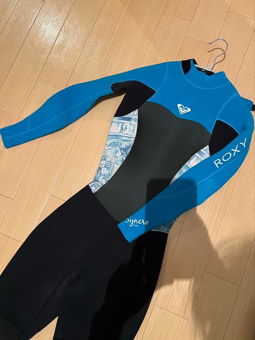 の*ん様 ロキシー　オール5ミリ　裏起毛　ほぼ新品　ウエット　レディース　M程度