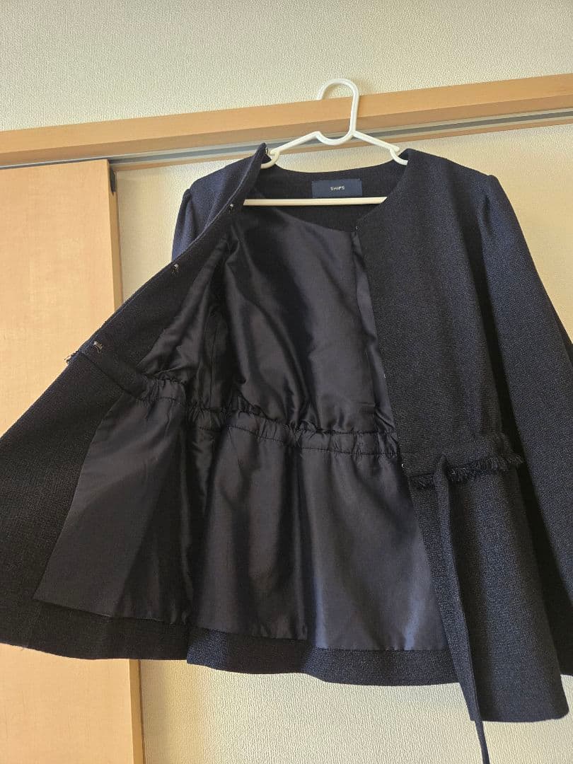 SHIPS　ウエストリボン付きノーカラージャケット ネイビー