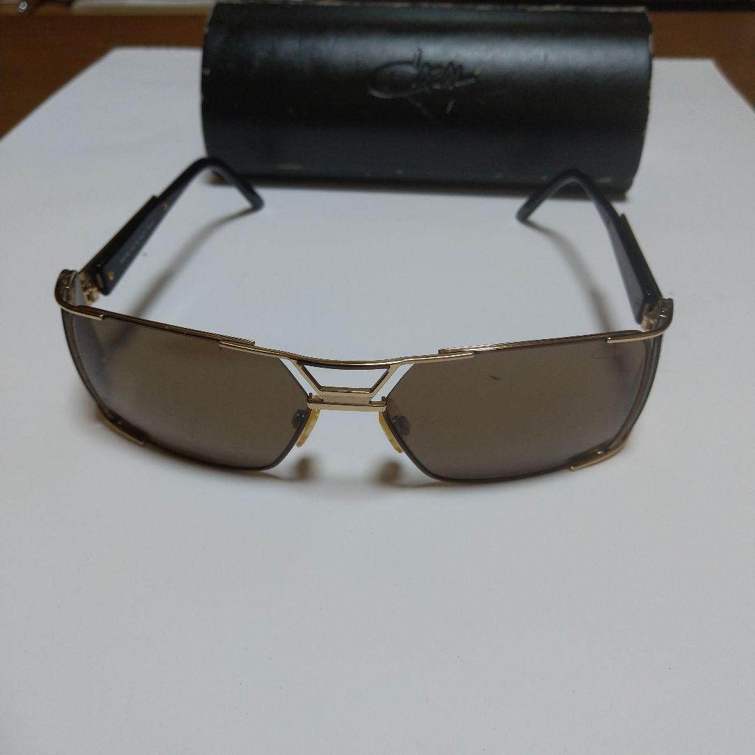 カザールの サングラス ケース付きです 宜しくお願いします