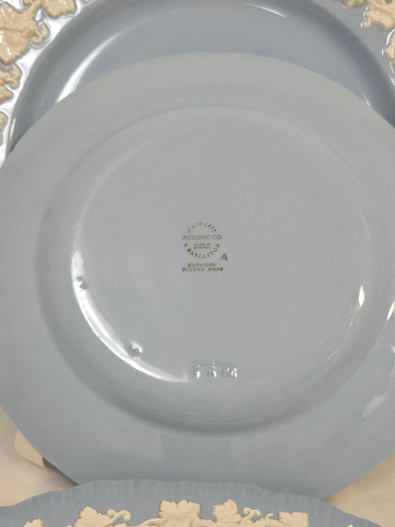【ウェッジウッド】クイーンズウェア　プレート3枚２セット