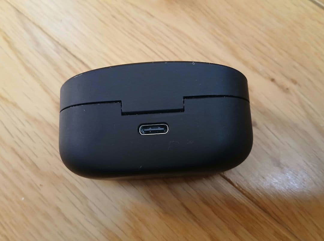 SONY　WF-1000XM4　ワイヤレス　ノイズキャンセリング　イヤホン　①