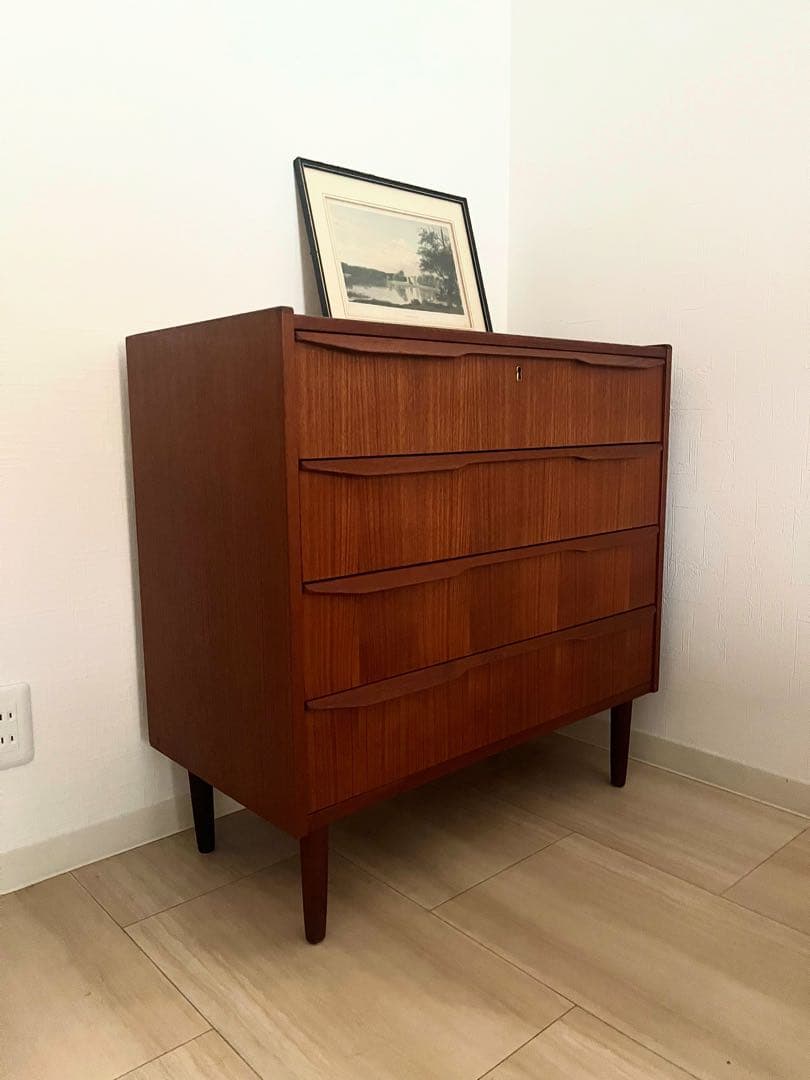 noke　北欧家具ヴィンテージ　チーク チェストBOARD社製