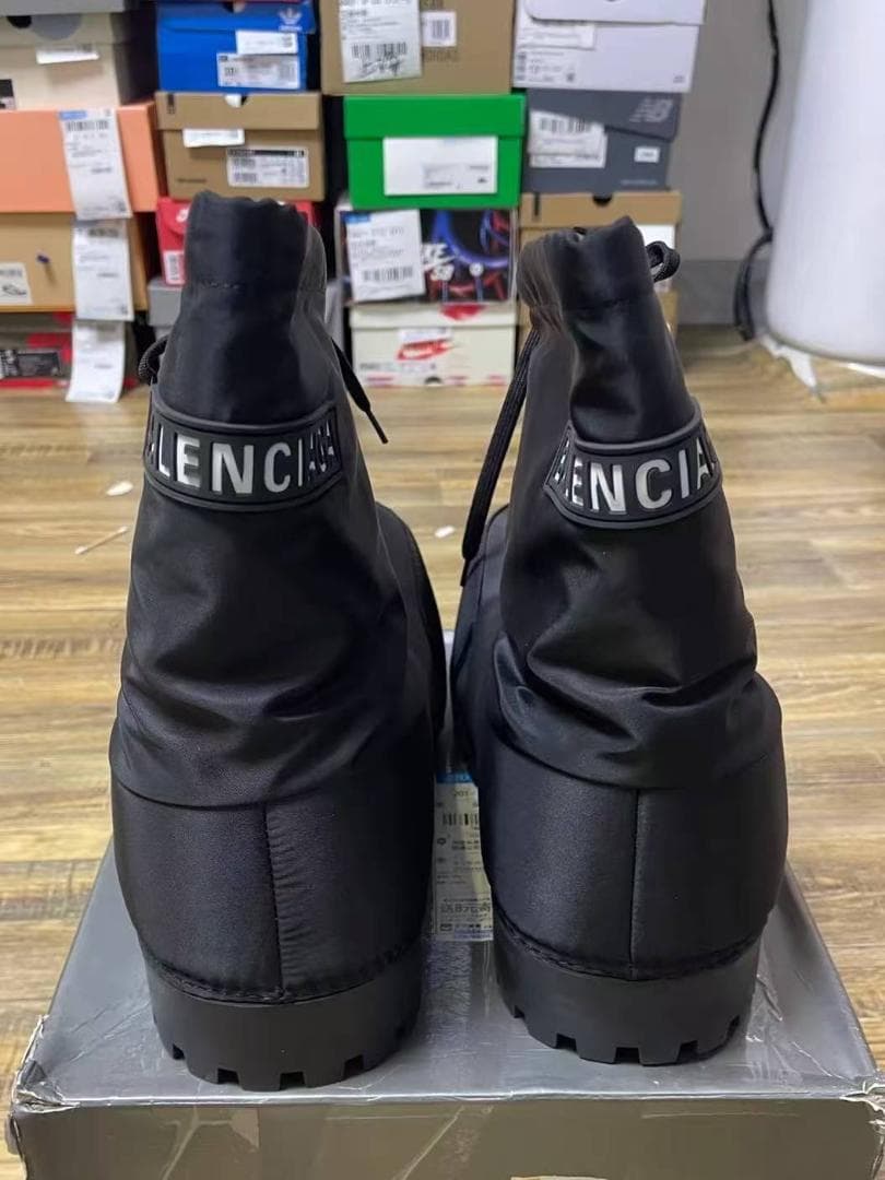 BALENCIAGA FW24 SKIWEARコレクション