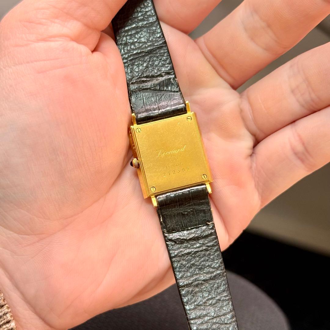 レオナール LEONARD 腕時計 タンク型 ゴールド クォーツ スイス製