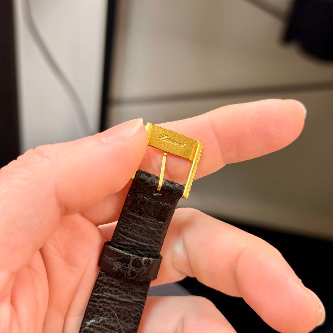 レオナール LEONARD 腕時計 タンク型 ゴールド クォーツ スイス製