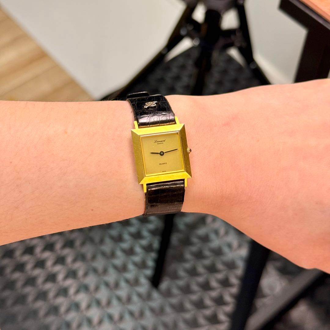 レオナール LEONARD 腕時計 タンク型 ゴールド クォーツ スイス製