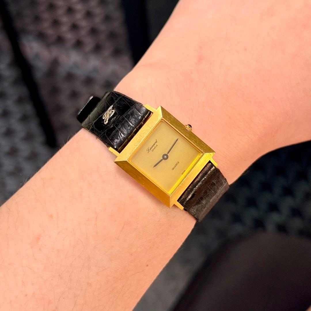 レオナール LEONARD 腕時計 タンク型 ゴールド クォーツ スイス製