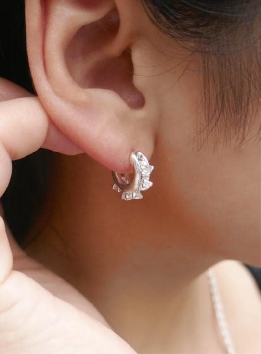 み*み様 e.m.ジルコニア縦並びシルバーピアス*イーエム