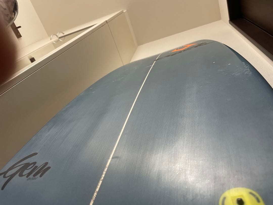 手渡し　ジャスティスサーフボード　キャロルシェイプ　GEM 5‘10