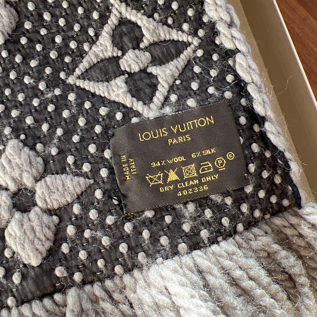 LOUIS VUITTON グレー マフラー
