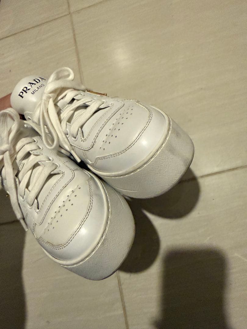 37サイズ　PRADA ホワイト スニーカー 厚底