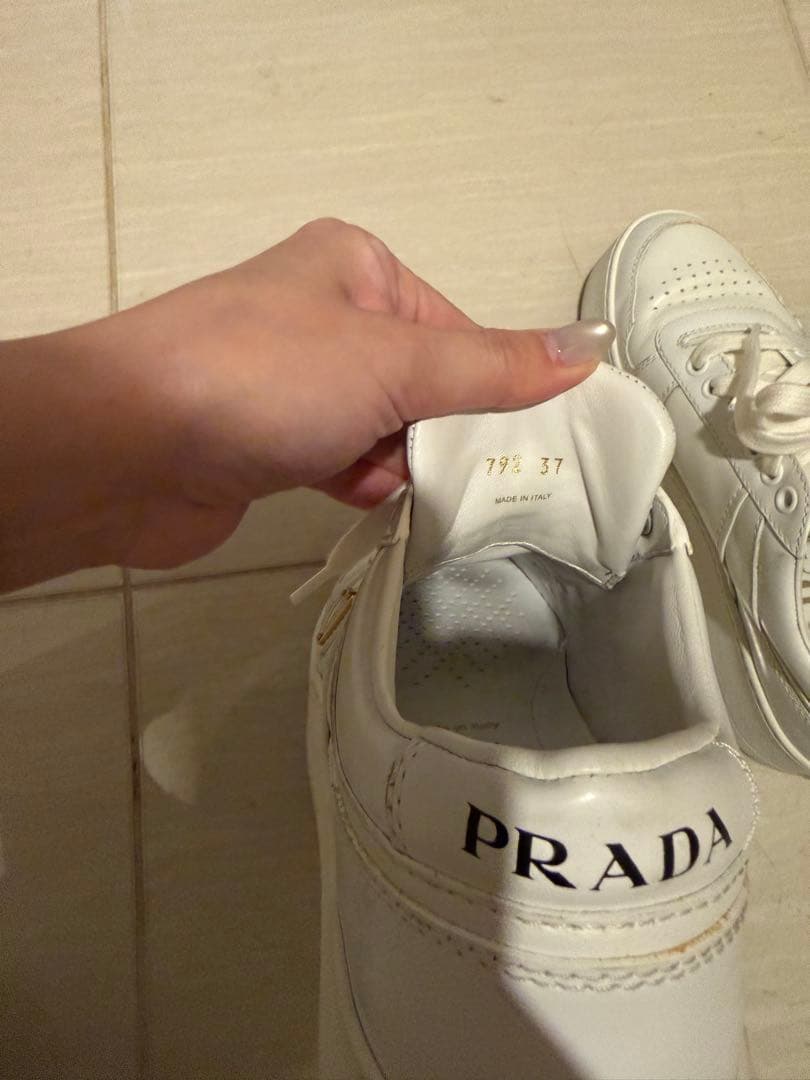 37サイズ　PRADA ホワイト スニーカー 厚底