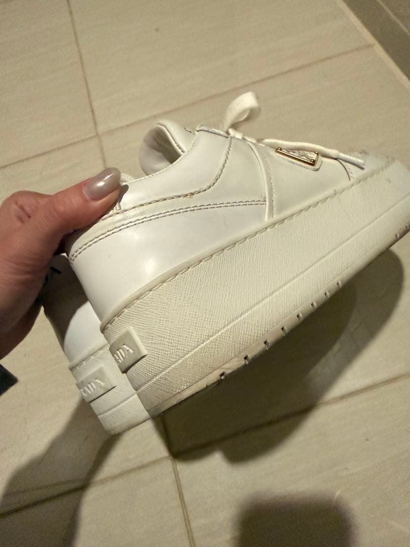 37サイズ　PRADA ホワイト スニーカー 厚底
