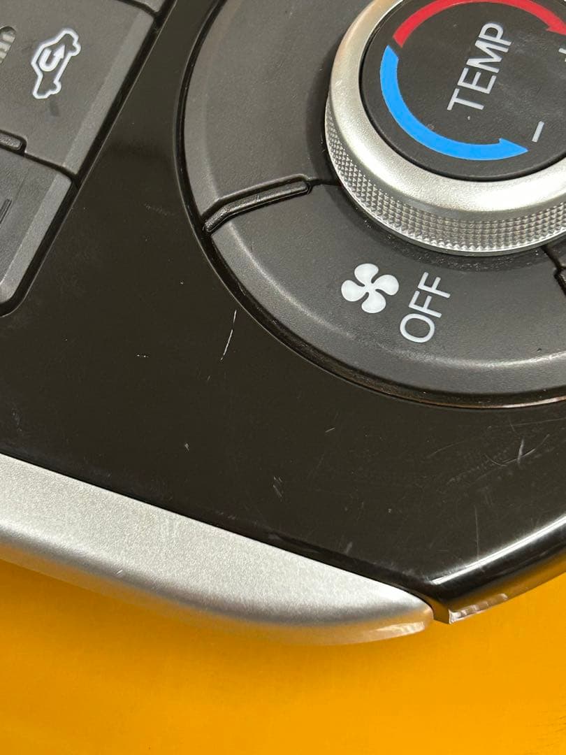 シ*ウ様 ８インチ ダイハツ純正OP メモリーナビ LA600S タント専用パネ