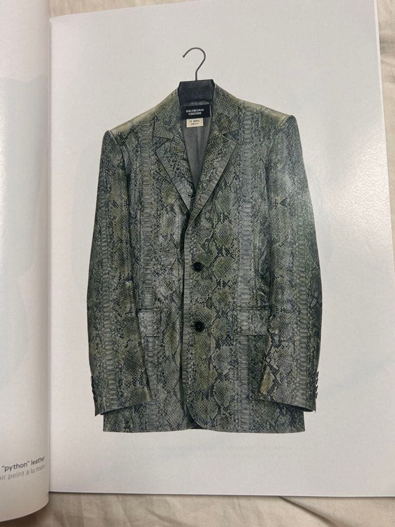 バレンシアガ BALENCIAGA by DEMNA 展覧会 カタログ（非売品)