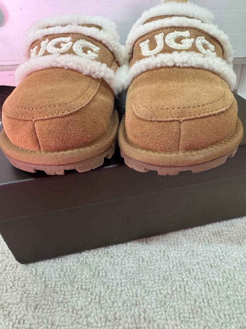 UGG ムートン　スリッパ