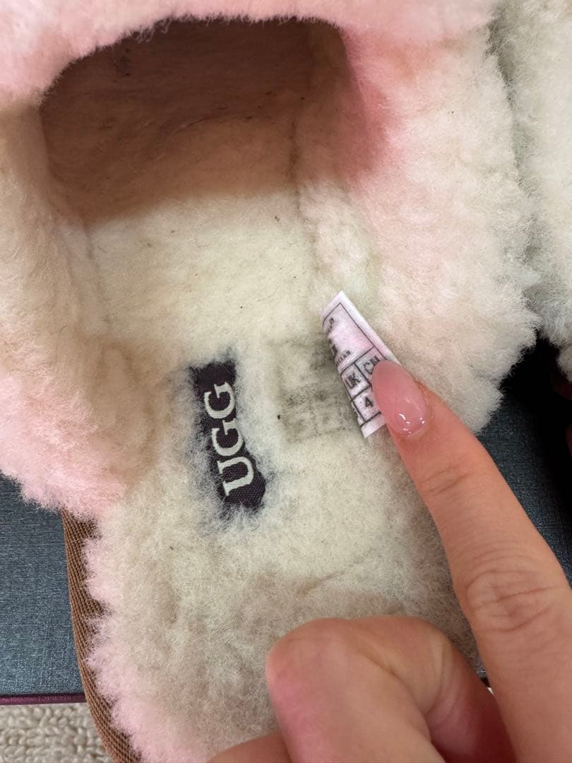 UGG ムートン　スリッパ